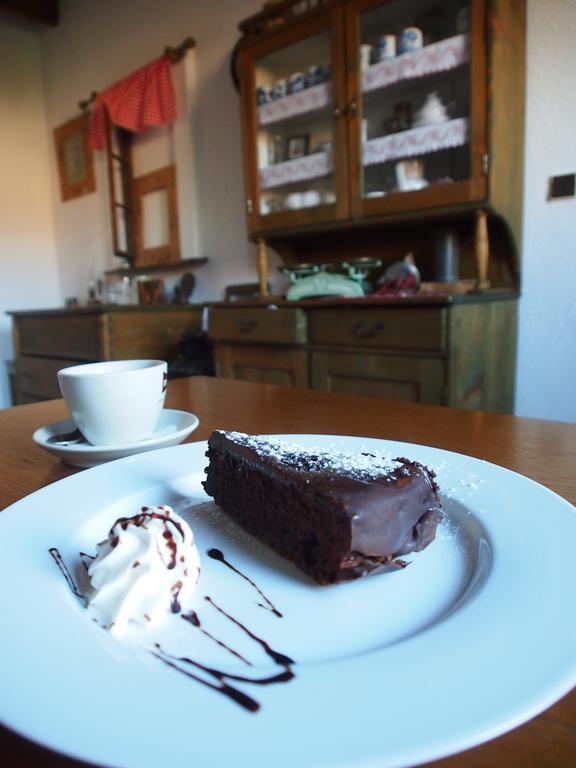 Penzion A Restaurace U Hroznu Velké Bílovice Buitenkant foto