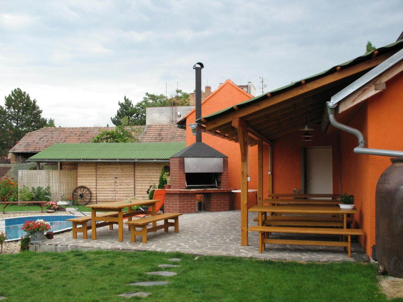 Penzion A Restaurace U Hroznu Velké Bílovice Buitenkant foto